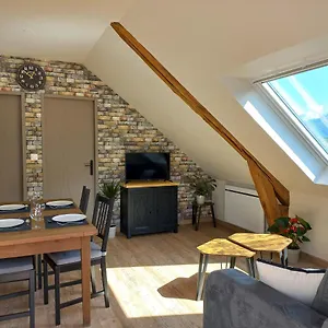 https://logement-entierement-renove-au-coeur-du-val-dazun.midi-pyreneeshotels.com
