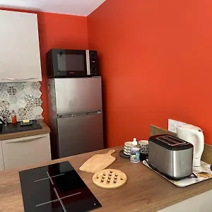 Appartement T2 Place De La Poste, Gare Sncf, Port Et A Moins De 5 Minutes A Pied !, Bandol